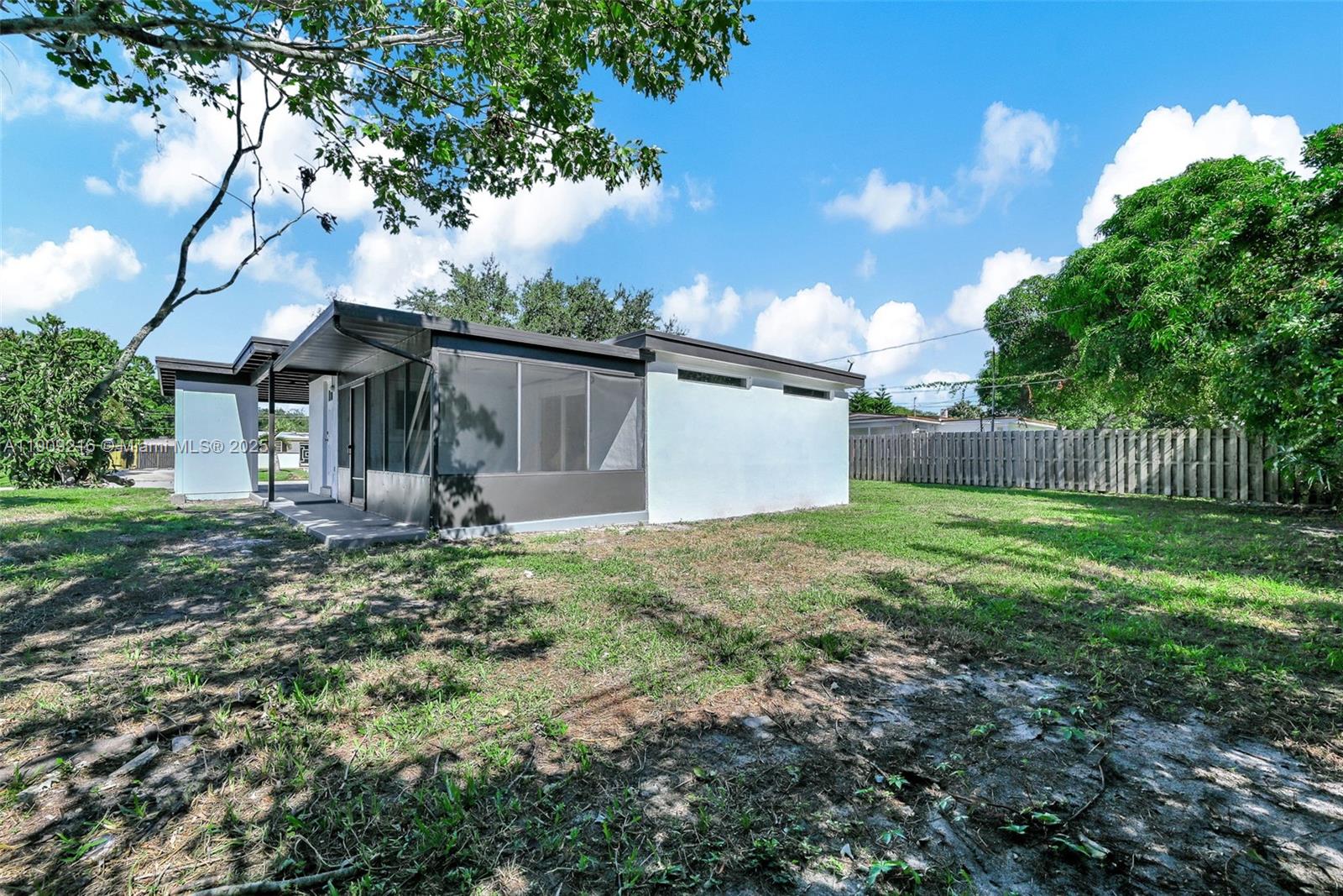 PLANTATION SUNRISE HEIGHT - Residential