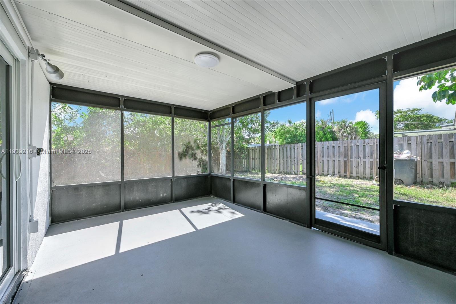 PLANTATION SUNRISE HEIGHT - Residential