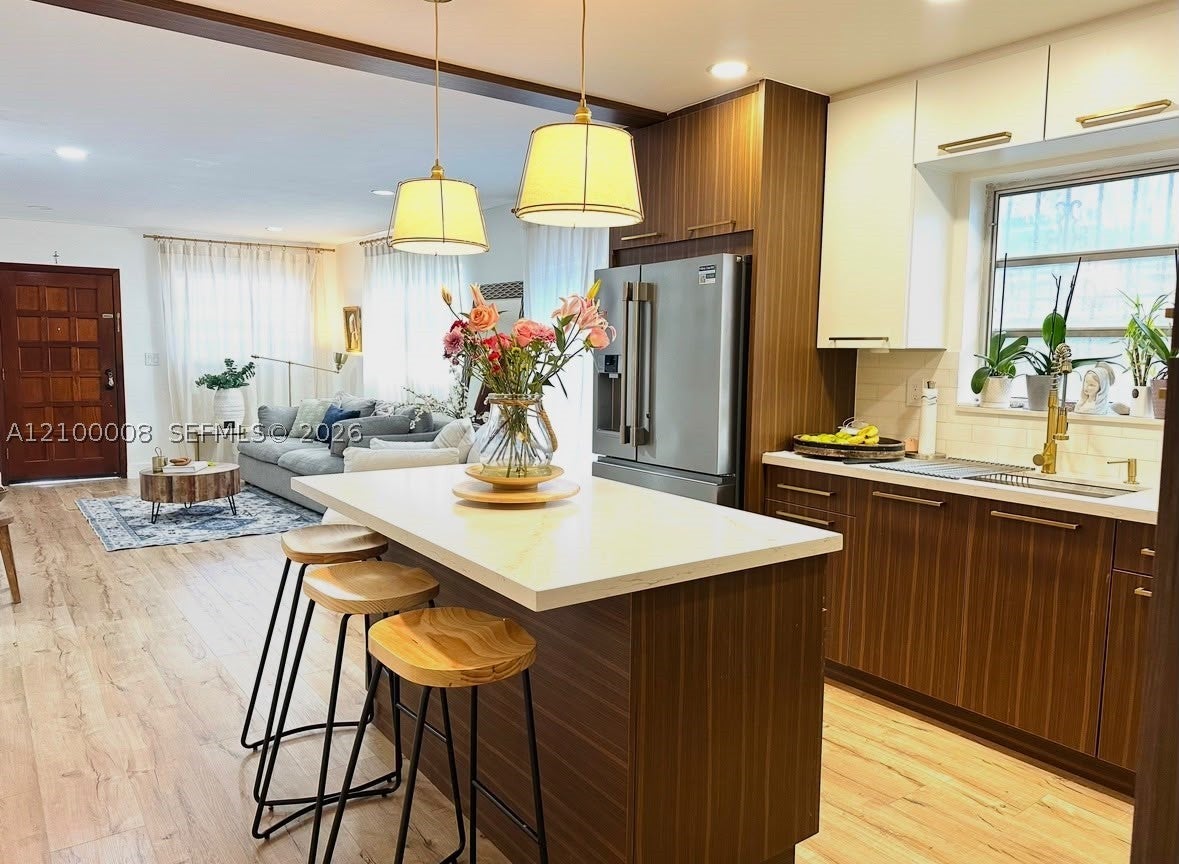 1096 W 40th Pl