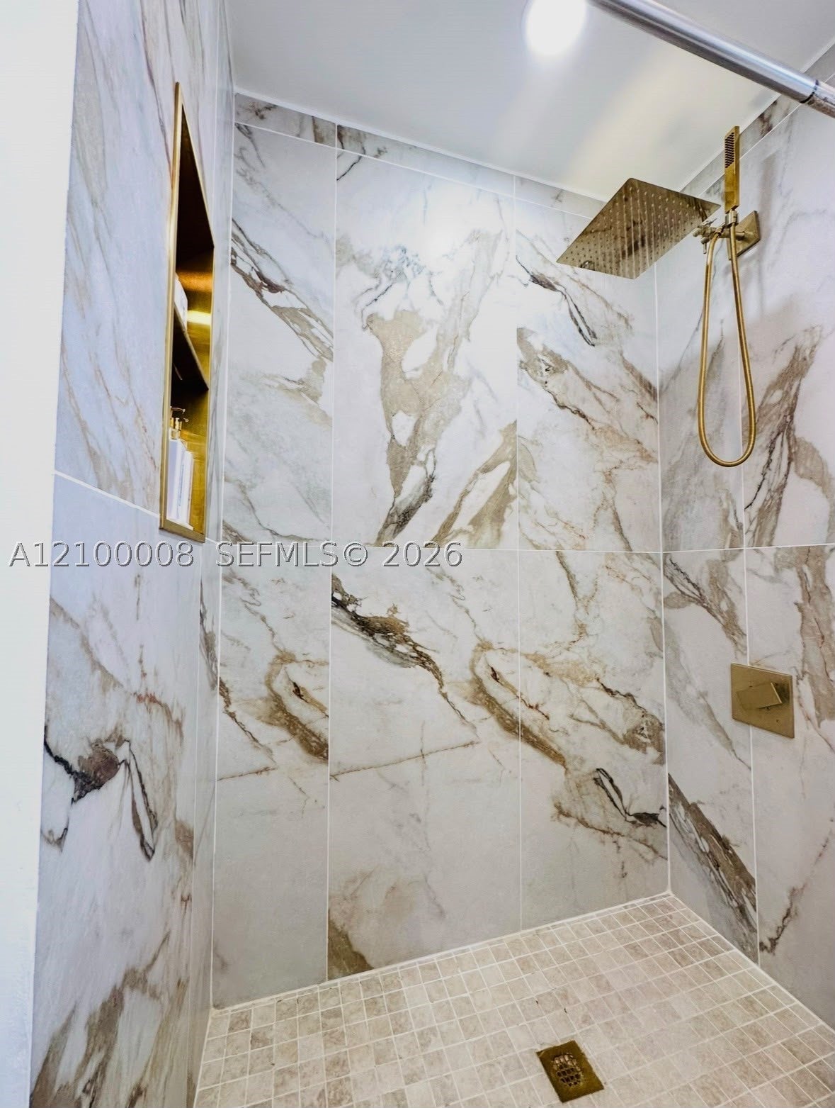 1096 W 40th Pl