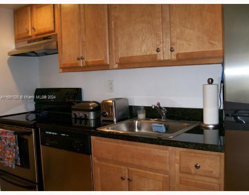 290 Sunrise Dr 208