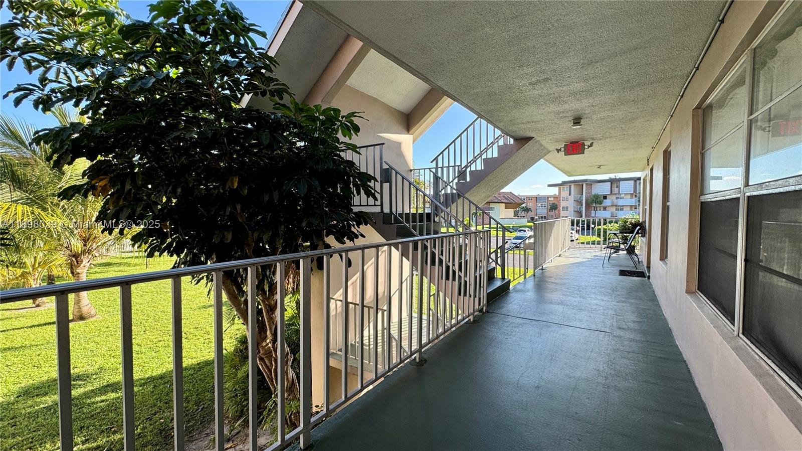 LAUDERDALE OAKS CONDO I - Residential Lease
