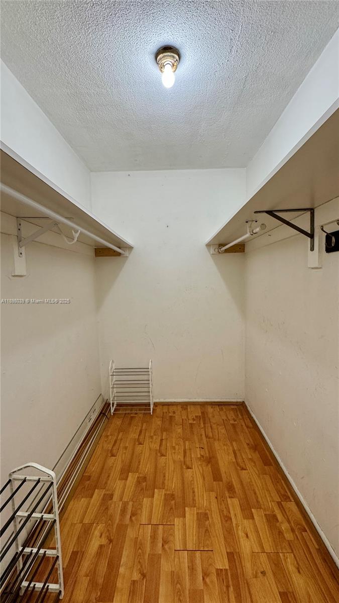 LAUDERDALE OAKS CONDO I - Residential Lease