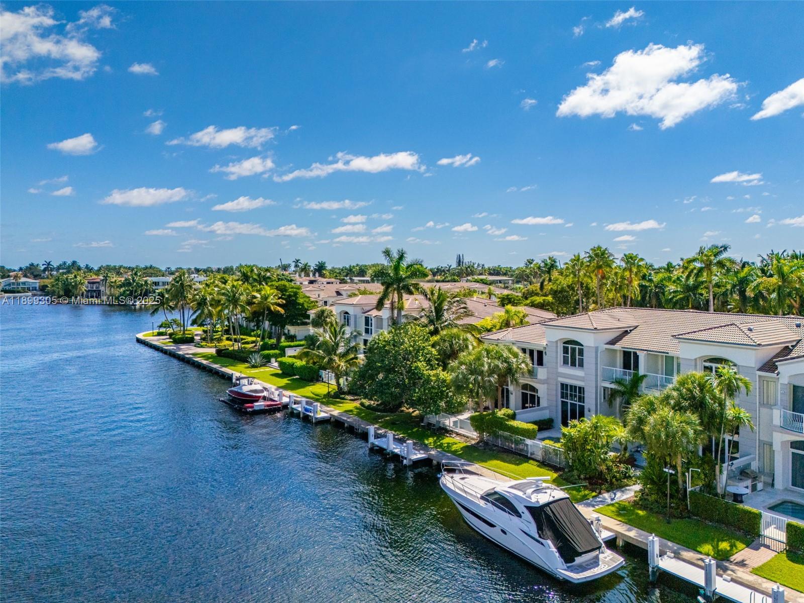 THE COURTYARDS AT THE POIN - Residential