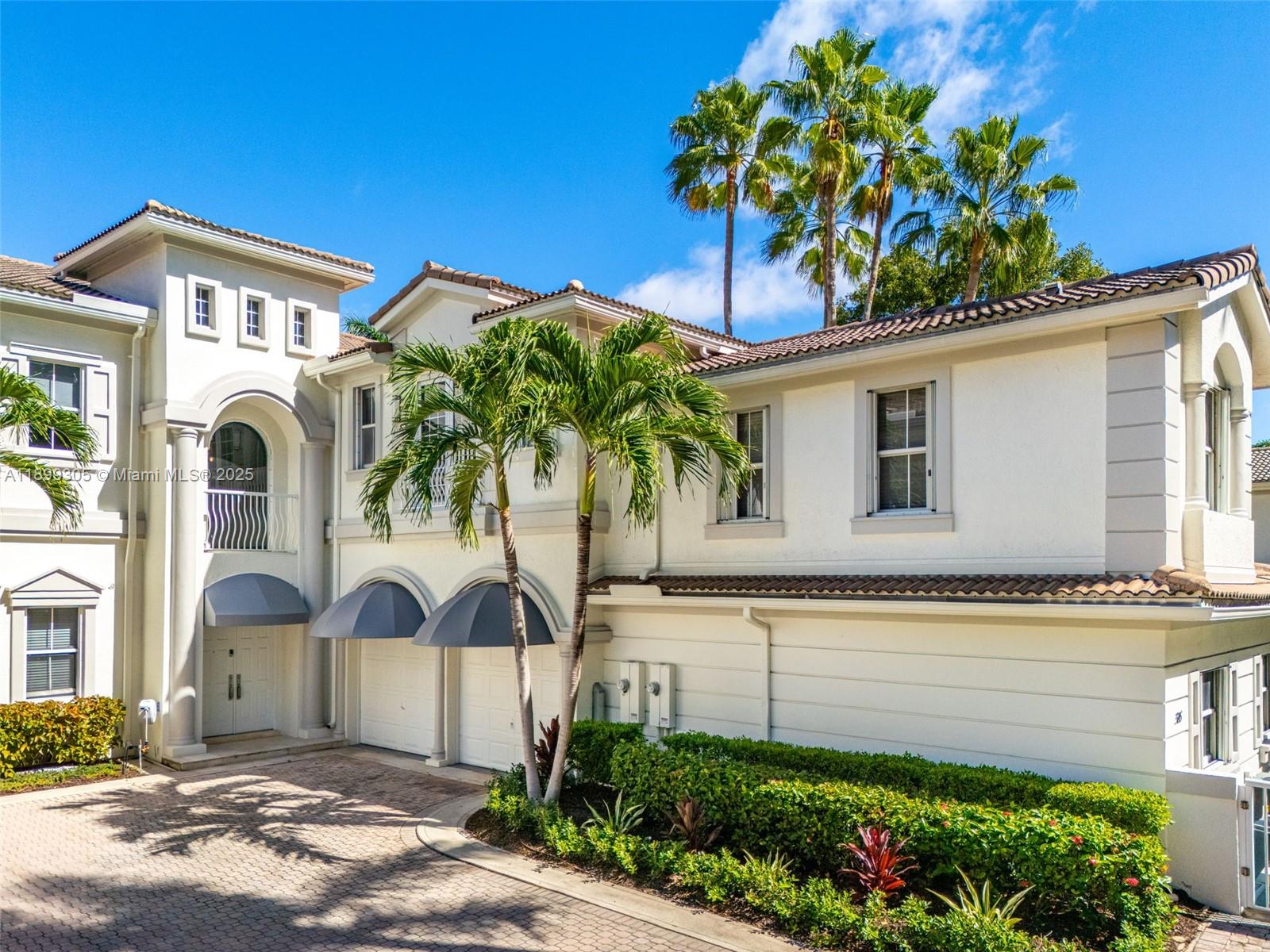 THE COURTYARDS AT THE POIN - Residential