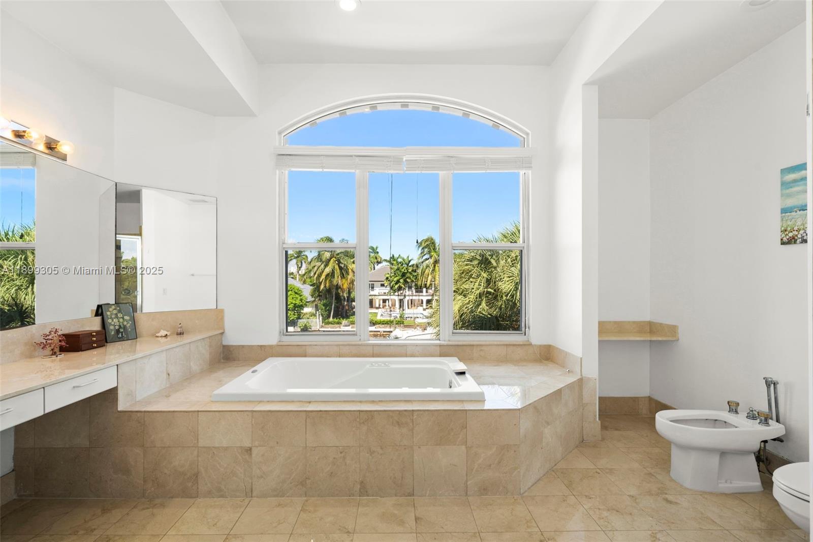 THE COURTYARDS AT THE POIN - Residential