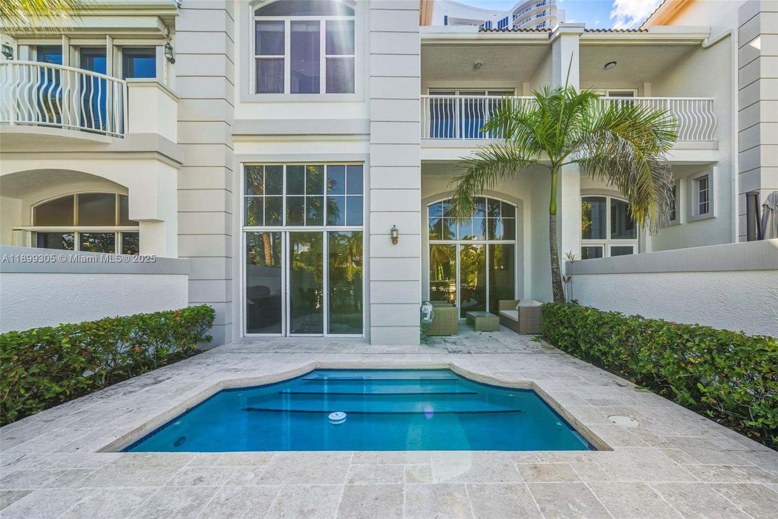 THE COURTYARDS AT THE POIN - Residential