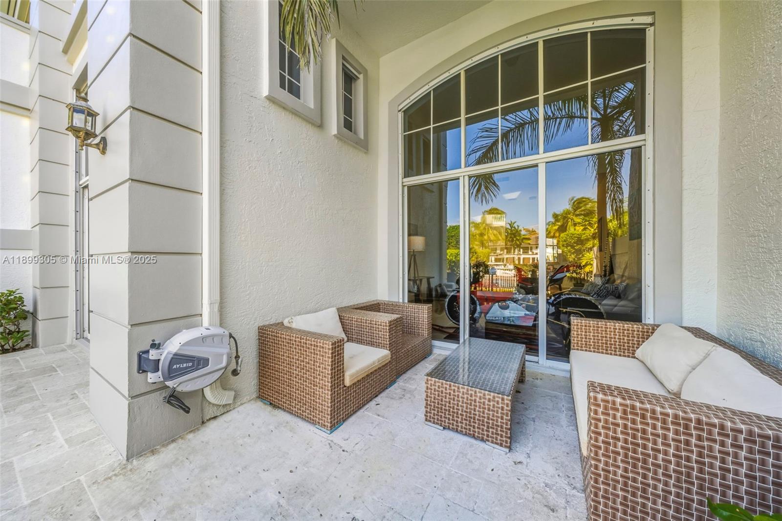 THE COURTYARDS AT THE POIN - Residential