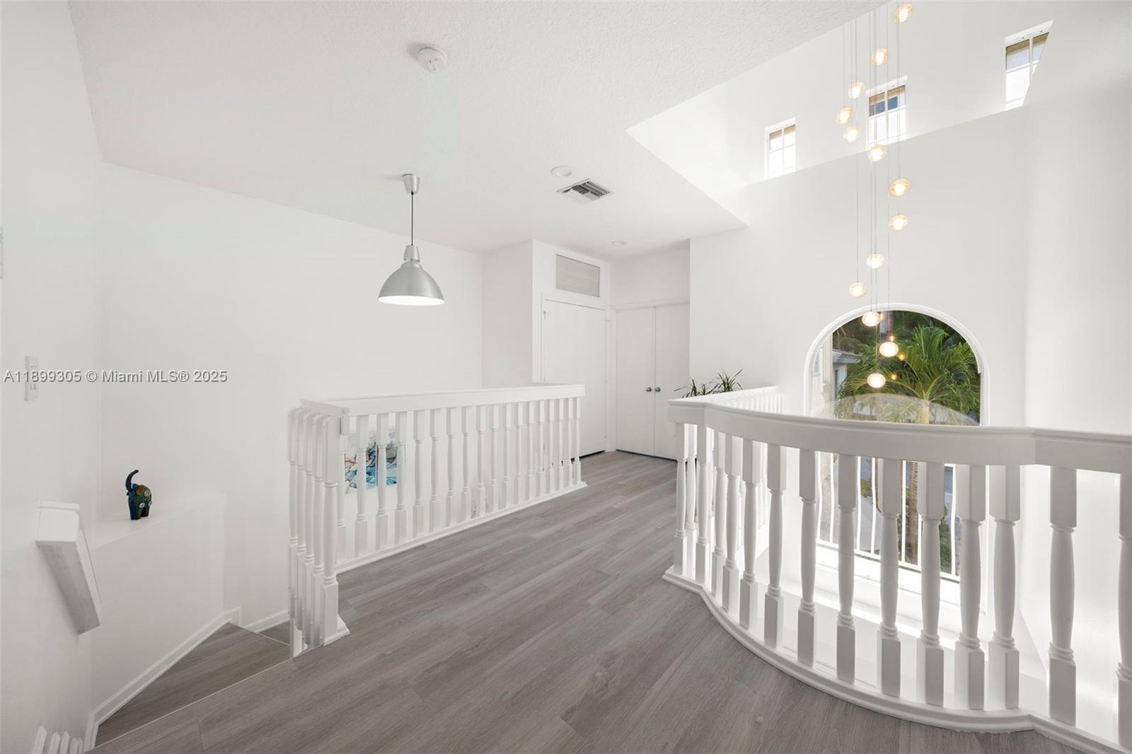 THE COURTYARDS AT THE POIN - Residential