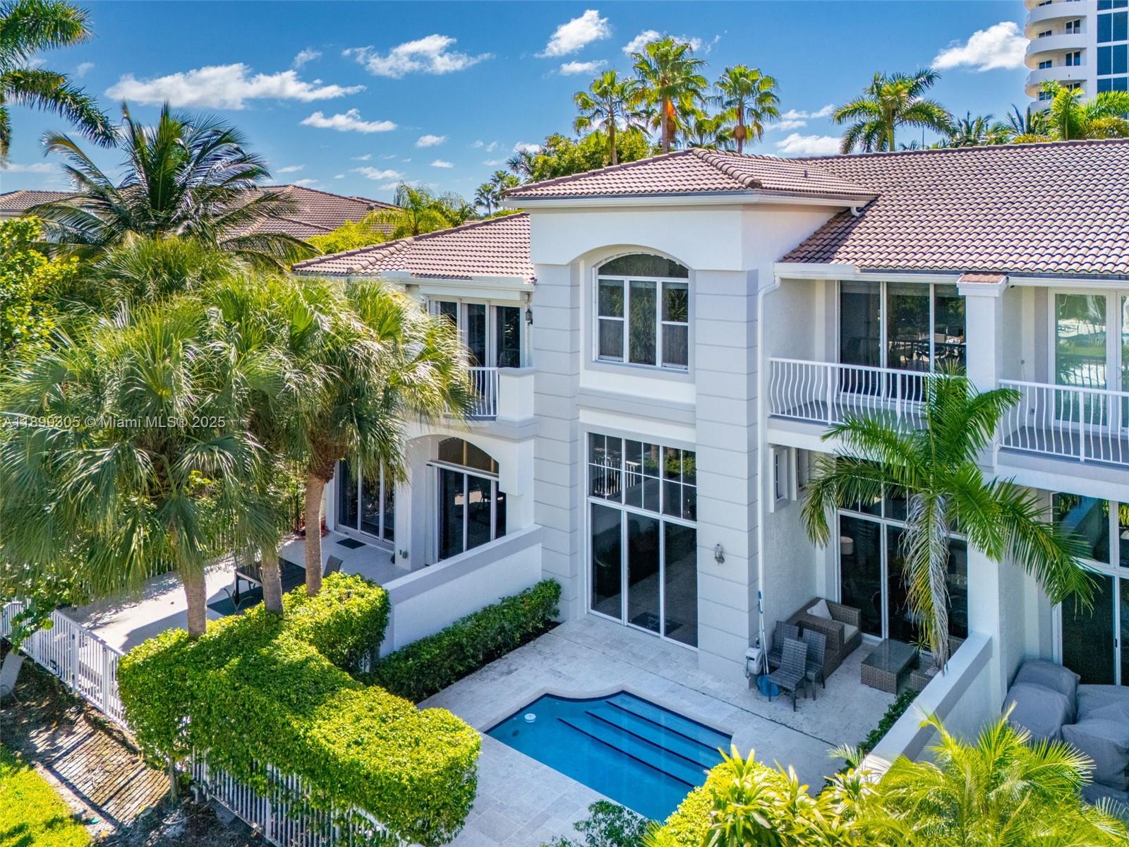 THE COURTYARDS AT THE POIN - Residential