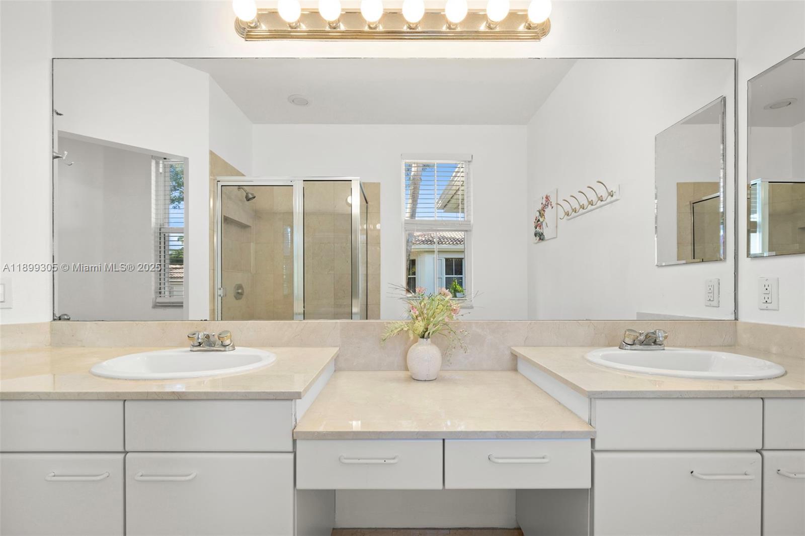 THE COURTYARDS AT THE POIN - Residential