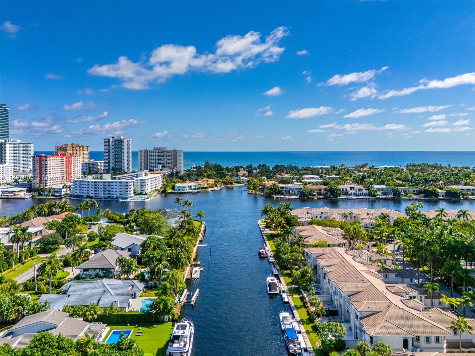 THE COURTYARDS AT THE POIN - Residential