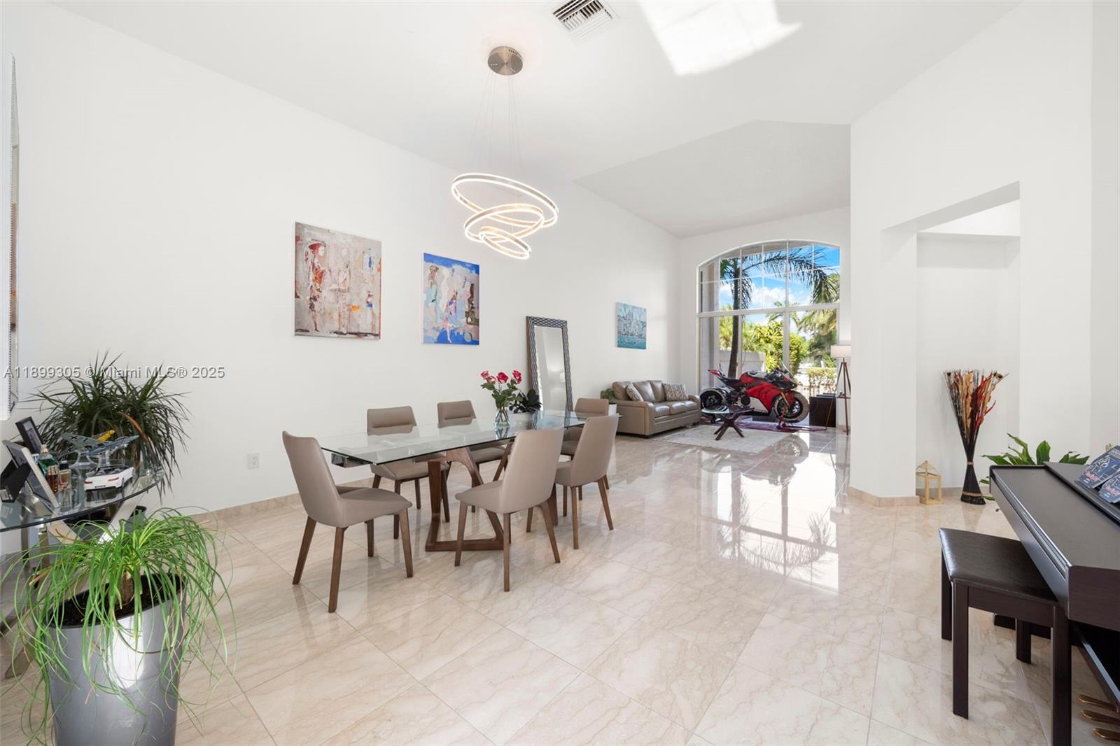 THE COURTYARDS AT THE POIN - Residential