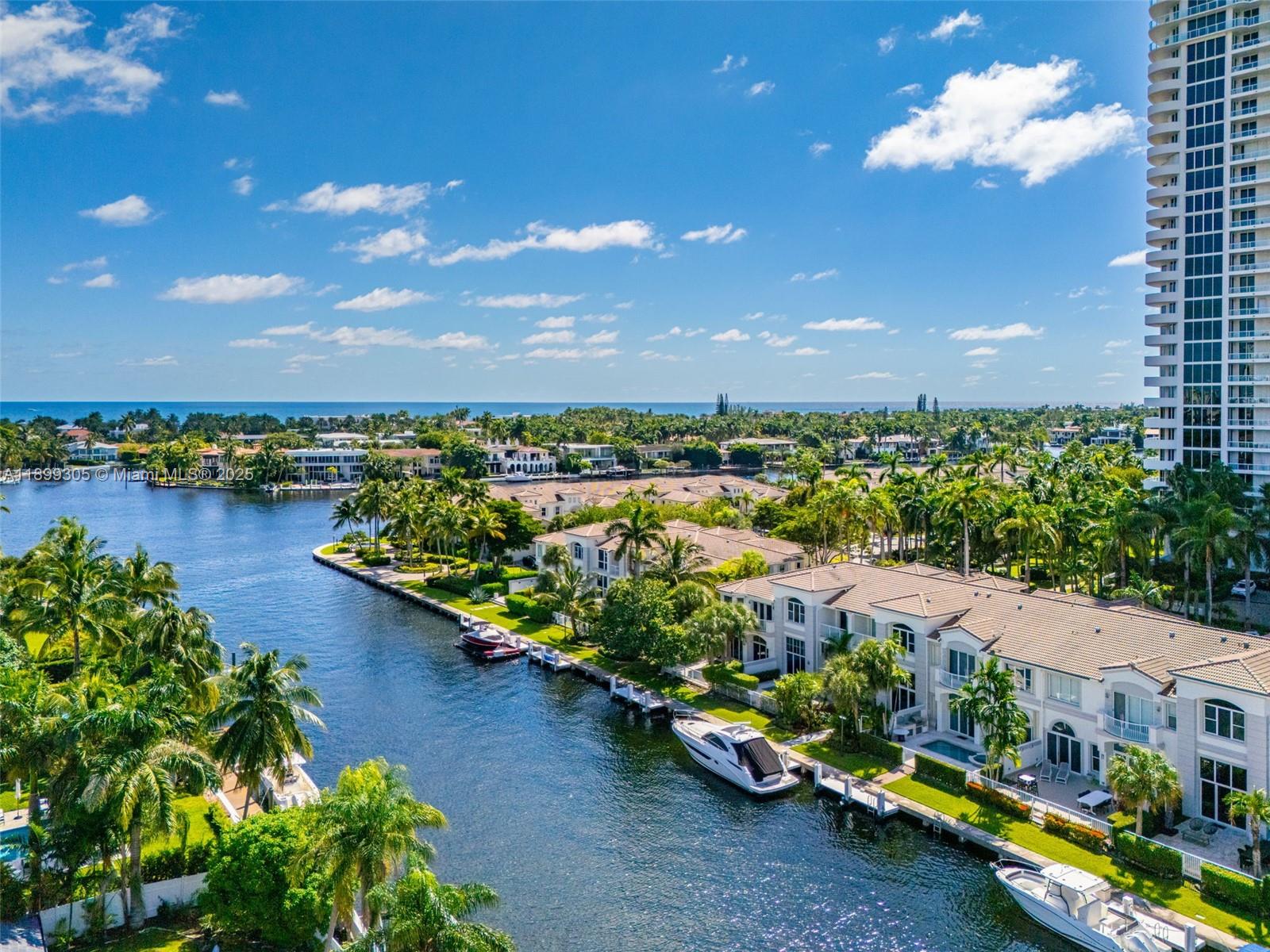 THE COURTYARDS AT THE POIN - Residential