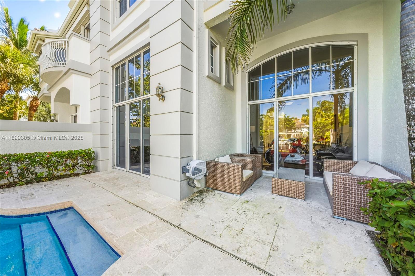 THE COURTYARDS AT THE POIN - Residential