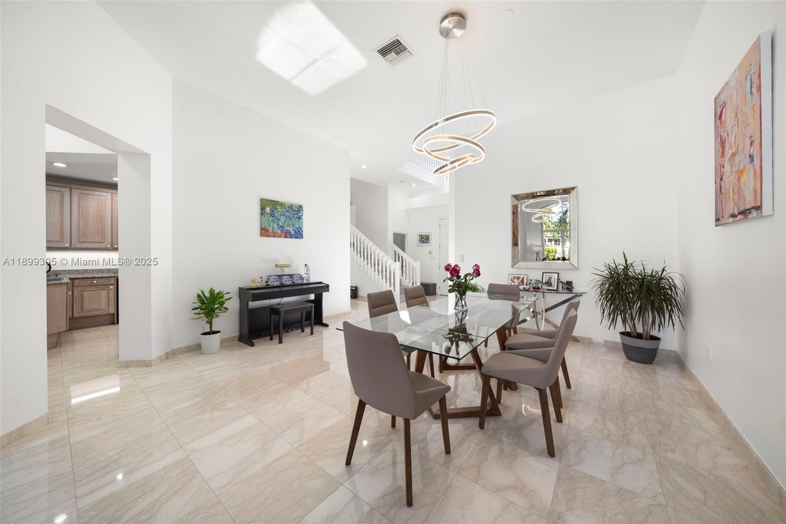 THE COURTYARDS AT THE POIN - Residential