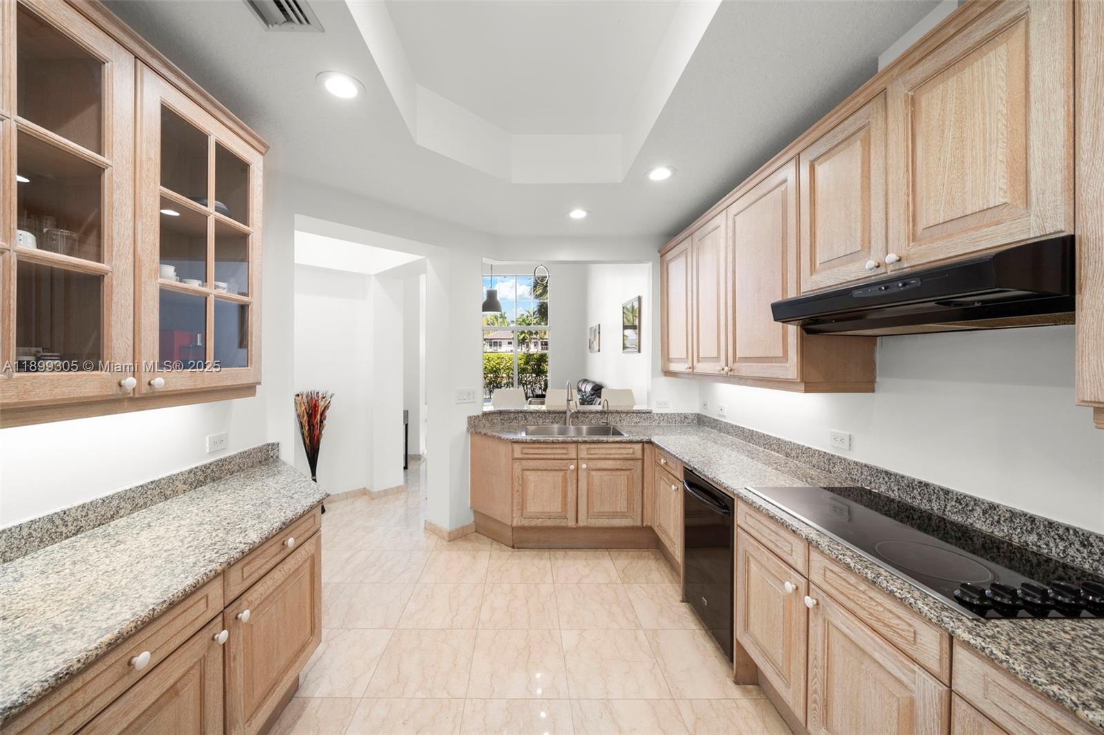 THE COURTYARDS AT THE POIN - Residential