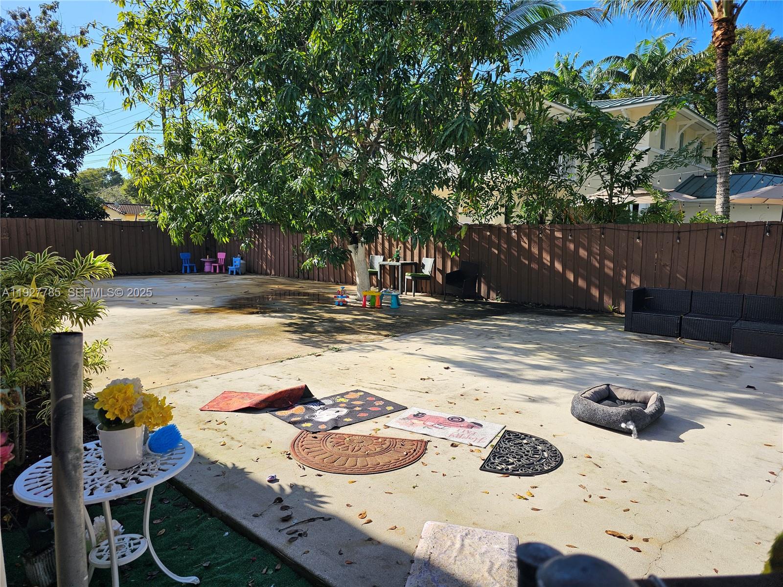 MIAMI LAKES SEC ONE - Residential