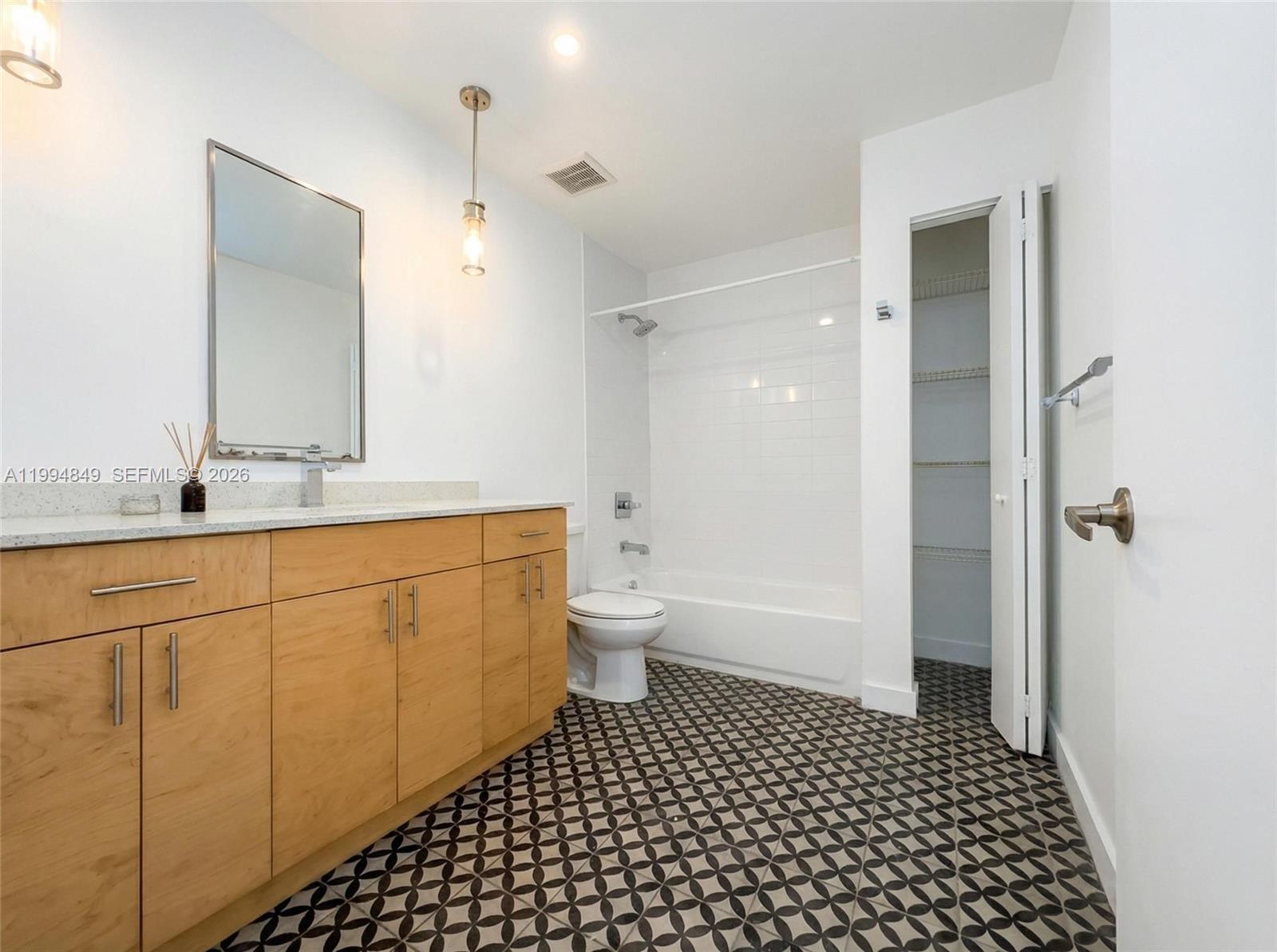 CITY OF MIAMI SOUTH - Residential Lease