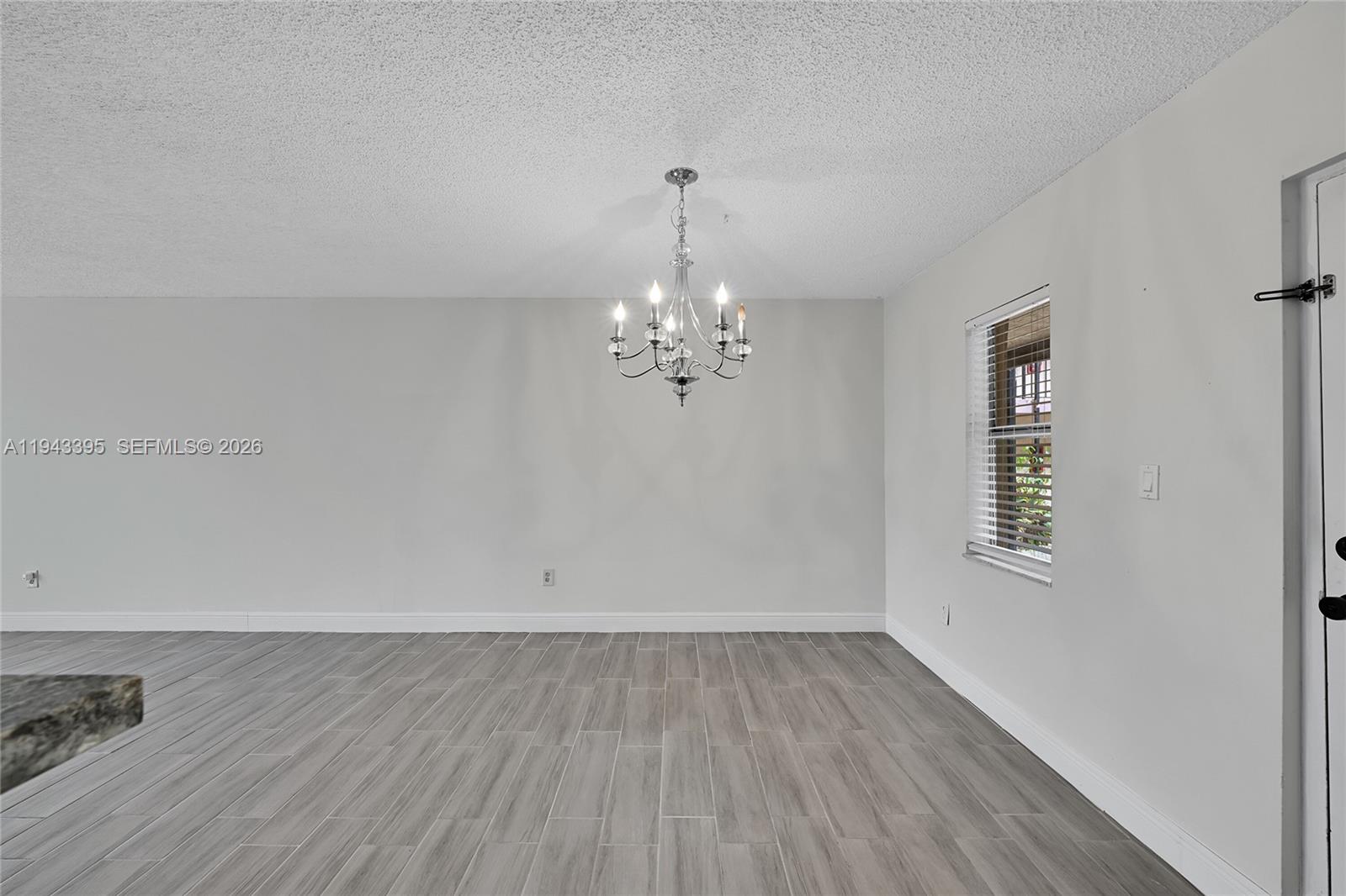 SOMERSET AT LAUDERDALE LA - Residential