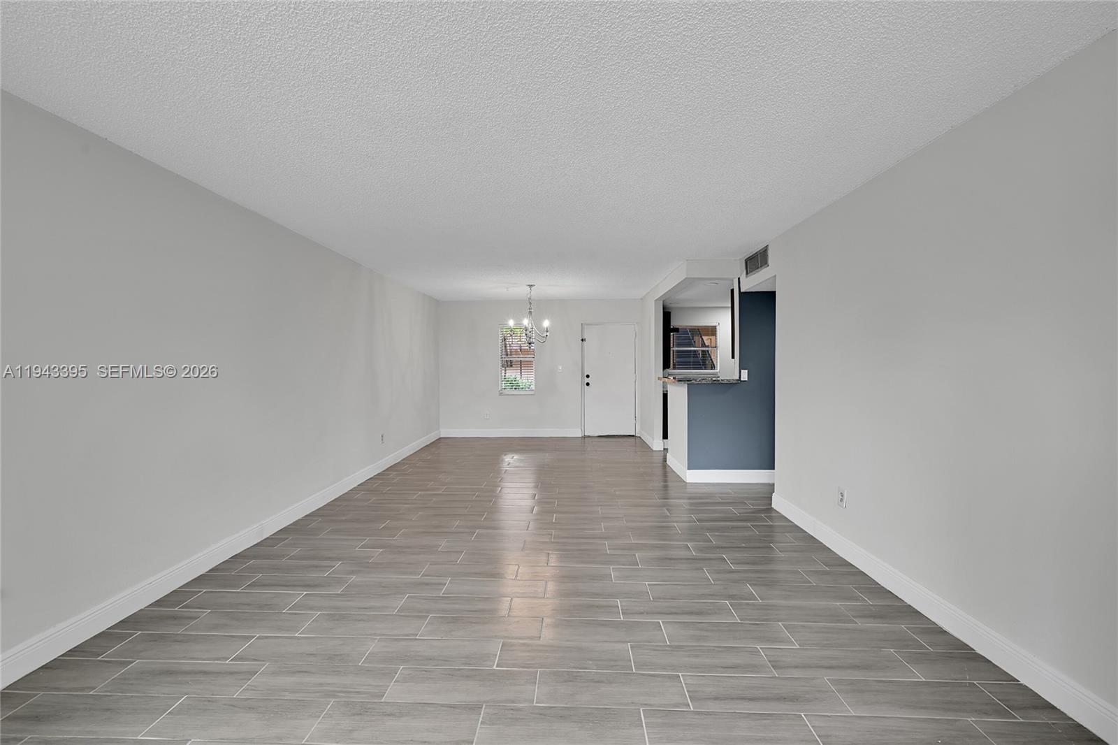 SOMERSET AT LAUDERDALE LA - Residential