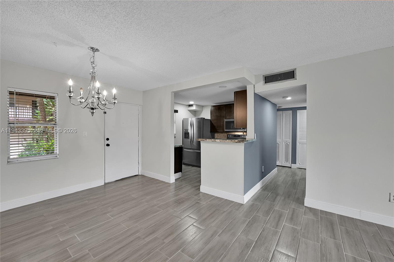 SOMERSET AT LAUDERDALE LA - Residential