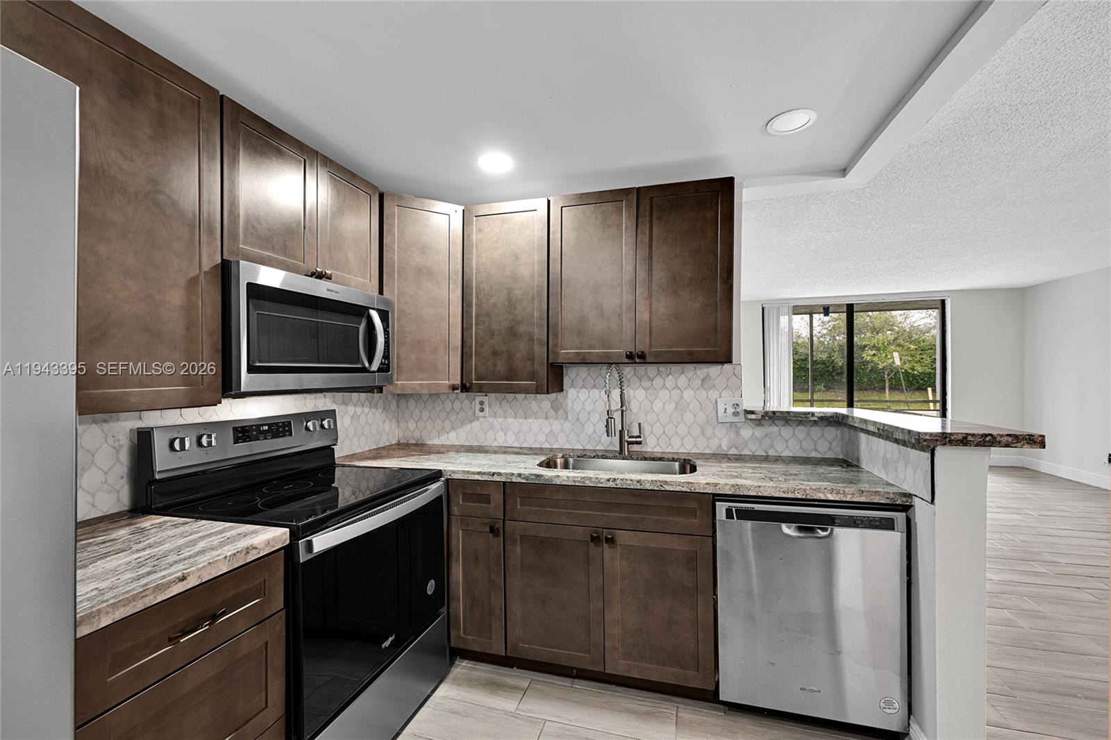 SOMERSET AT LAUDERDALE LA - Residential