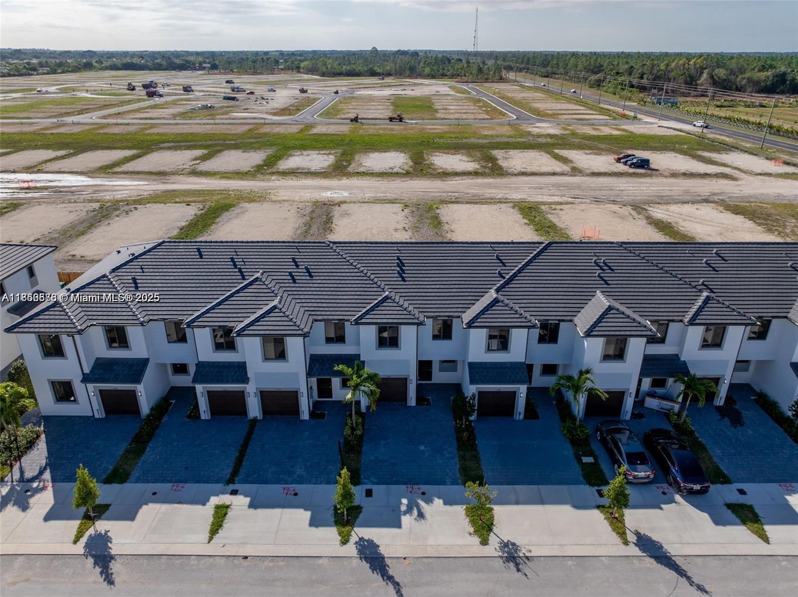 CENTURY PARK - Residential