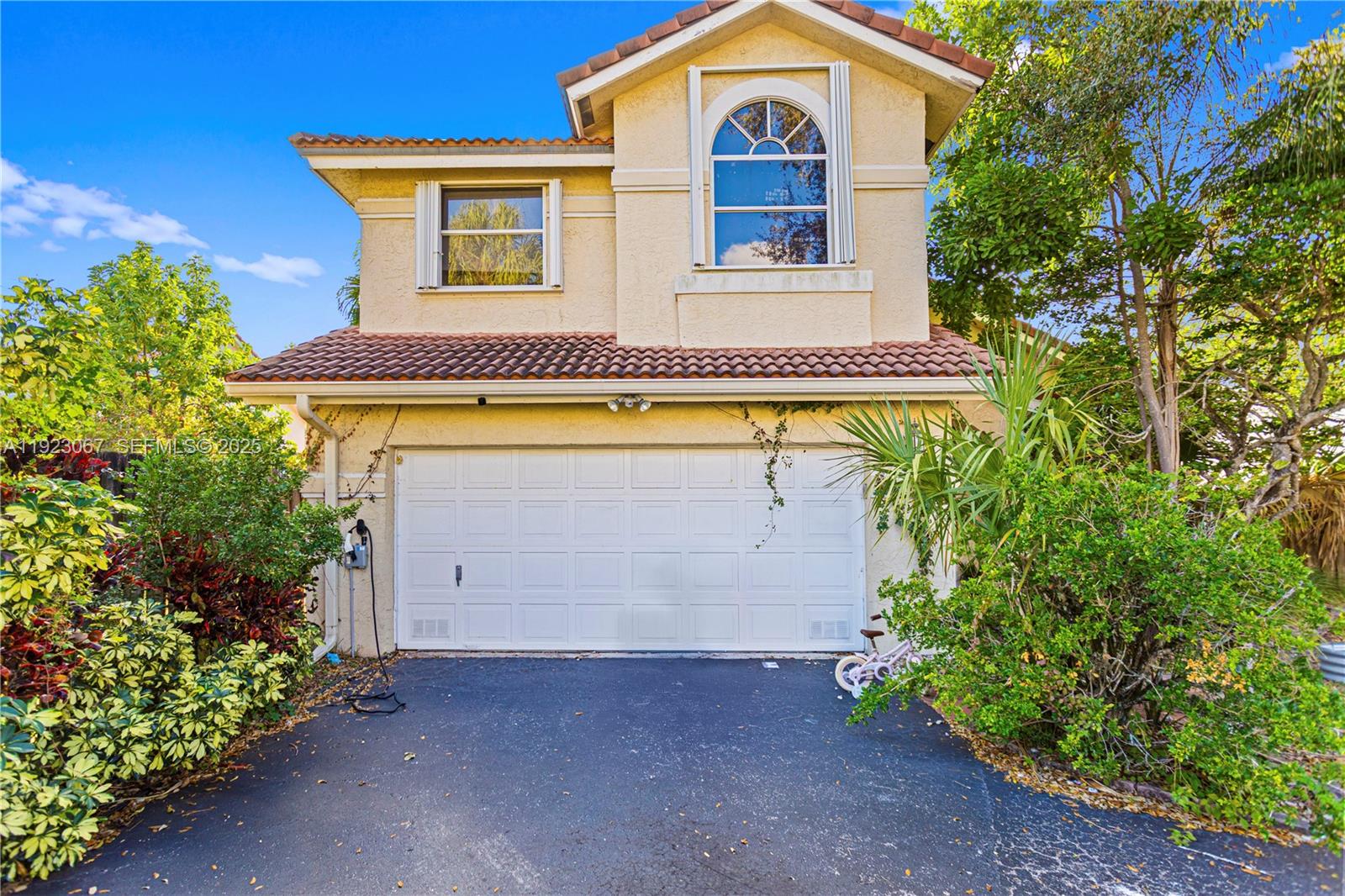 HOLIDAY SPRINGS EAST - Residential