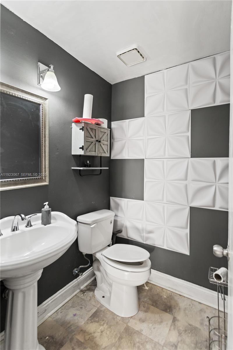 HOLIDAY SPRINGS EAST - Residential