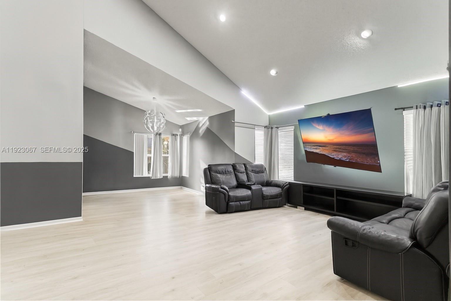 HOLIDAY SPRINGS EAST - Residential