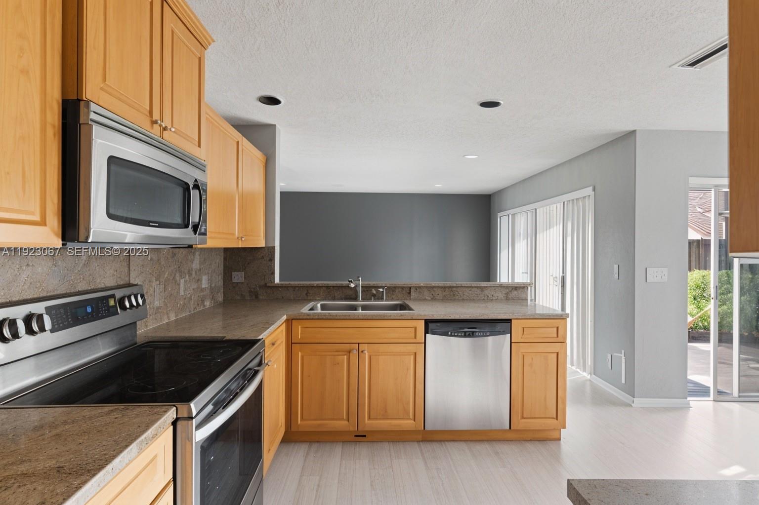 HOLIDAY SPRINGS EAST - Residential