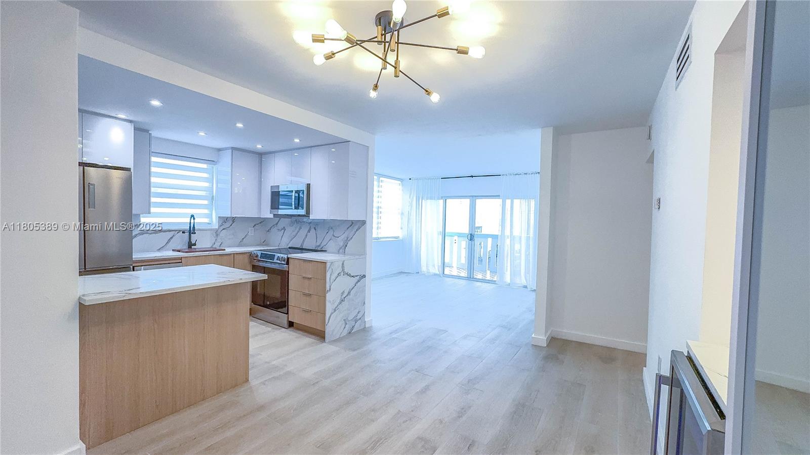 Property for Sale at 701 Collins Ave 1F, Miami Beach, Miami-Dade County, Florida - Bedrooms: 2 
Bathrooms: 2  - $615,000
