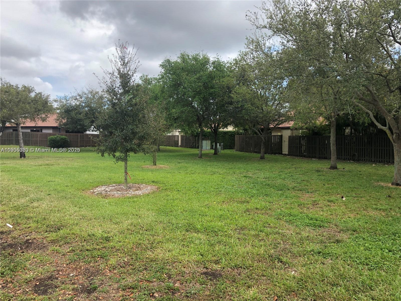 LAKES MEADOW VILG HOMES C - Residential Lease