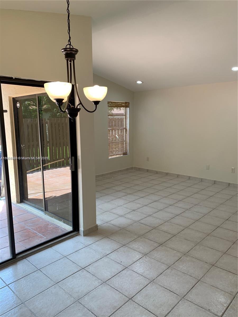 LAKES MEADOW VILG HOMES C - Residential Lease