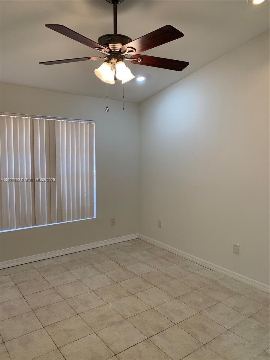 LAKES MEADOW VILG HOMES C - Residential Lease