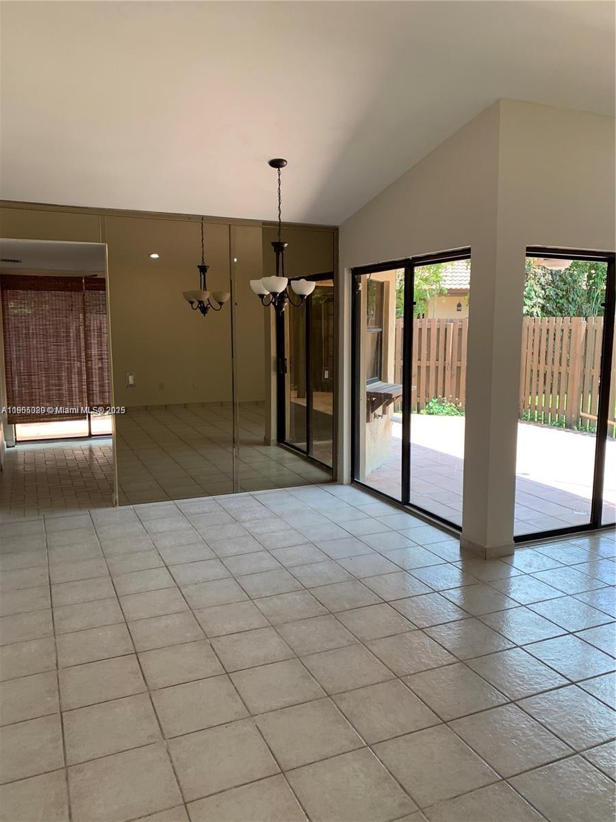 LAKES MEADOW VILG HOMES C - Residential Lease