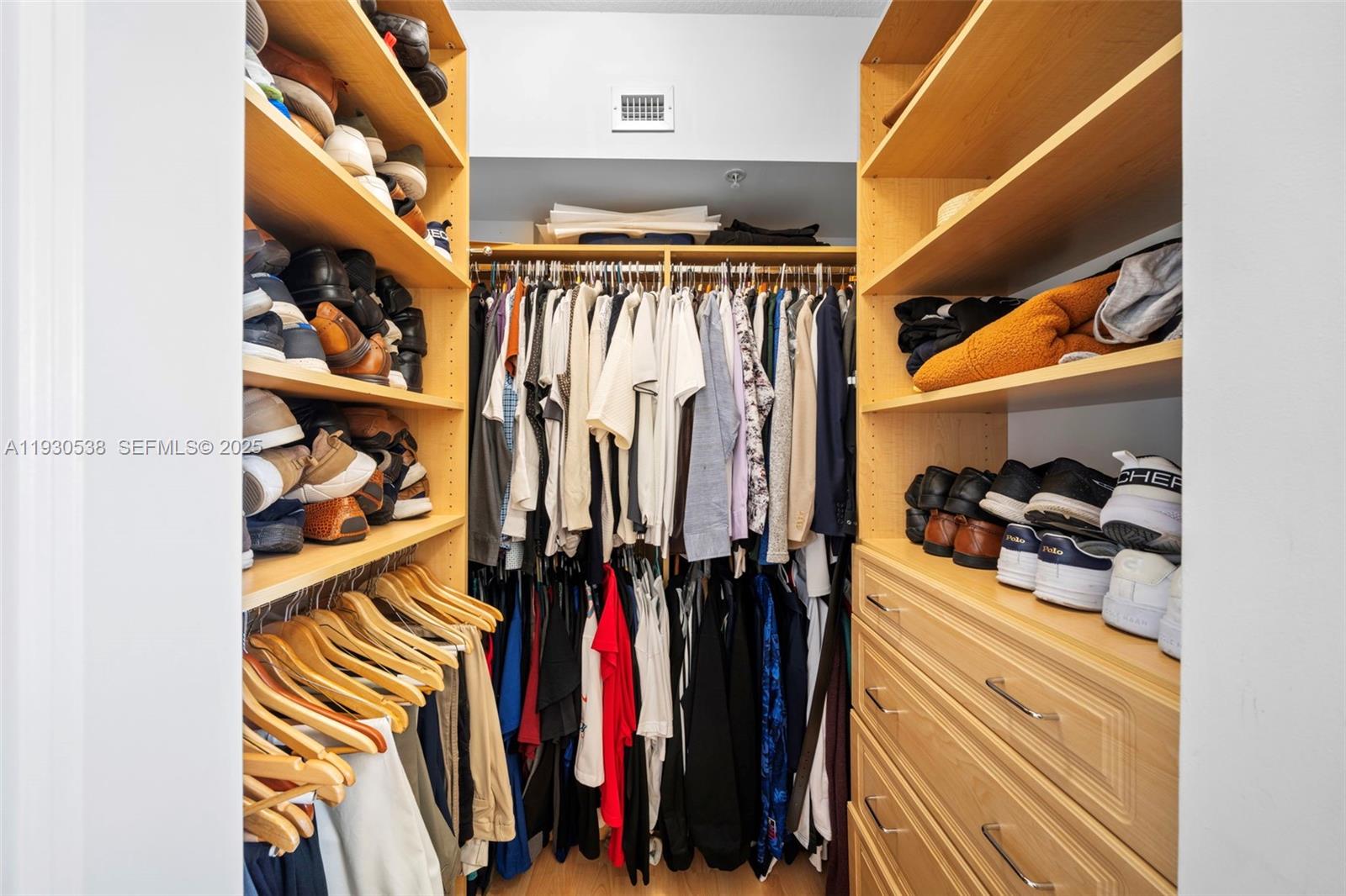 DUO CONDOMINIUM EAST - Residential