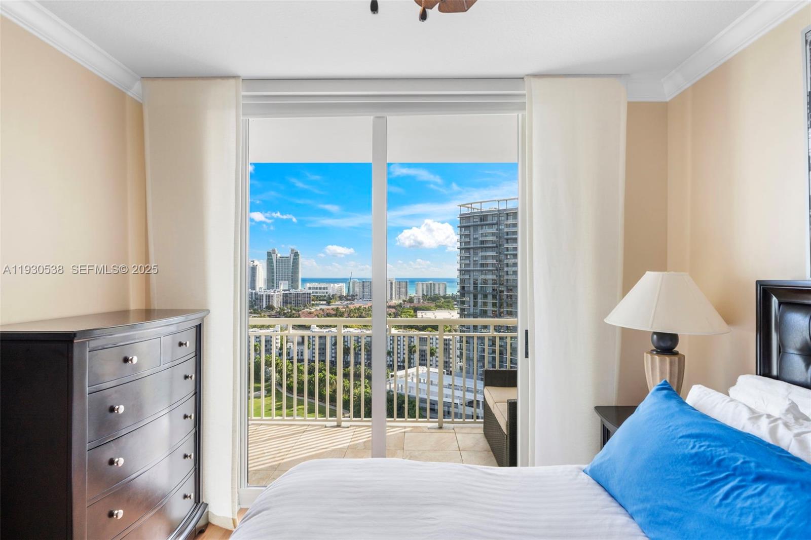 DUO CONDOMINIUM EAST - Residential