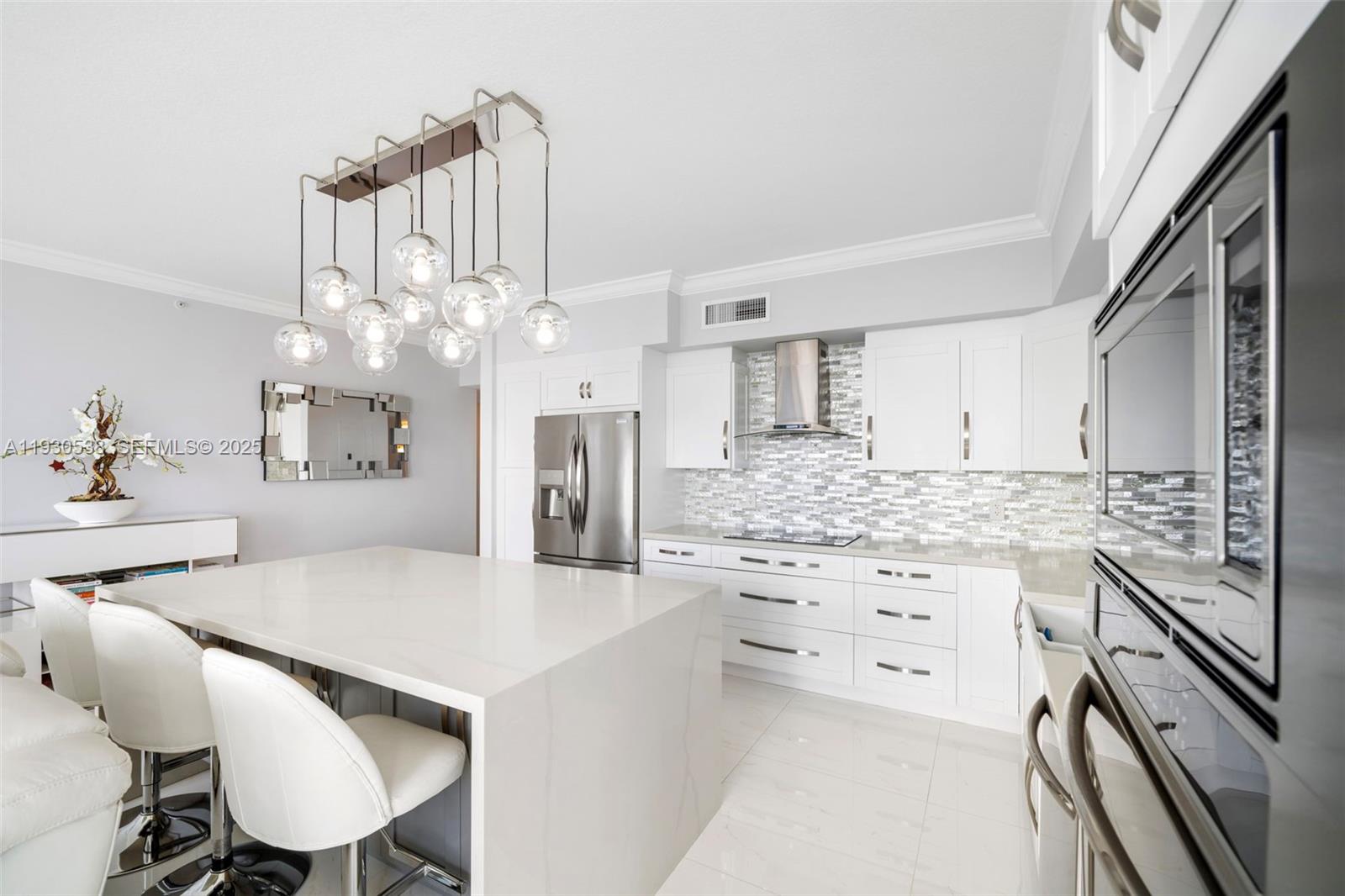 DUO CONDOMINIUM EAST - Residential