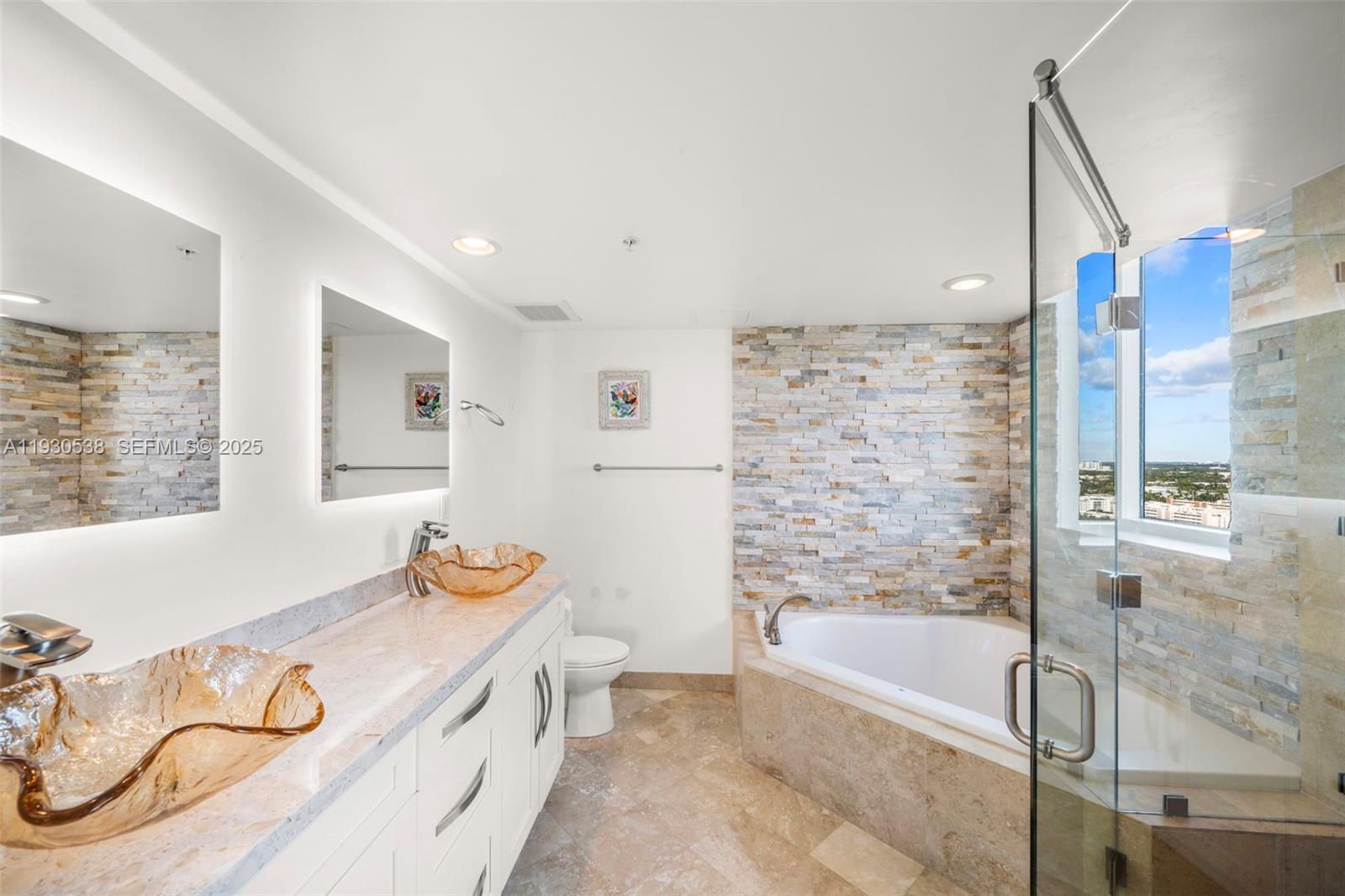 DUO CONDOMINIUM EAST - Residential