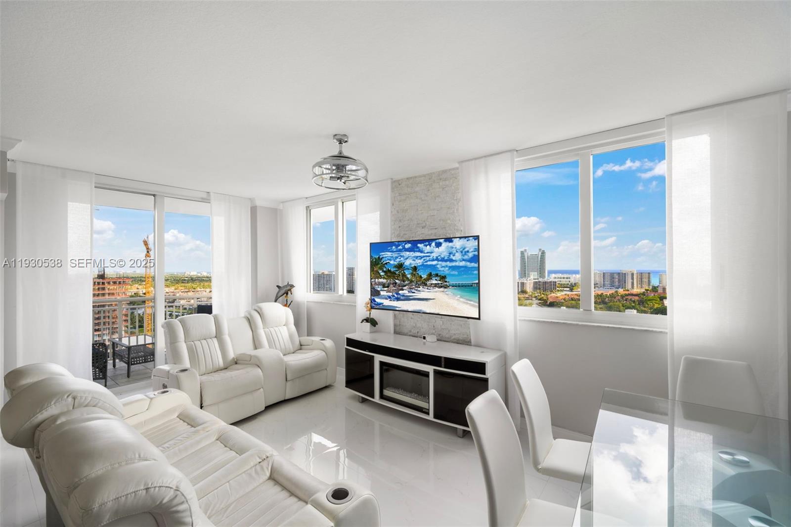 DUO CONDOMINIUM EAST - Residential