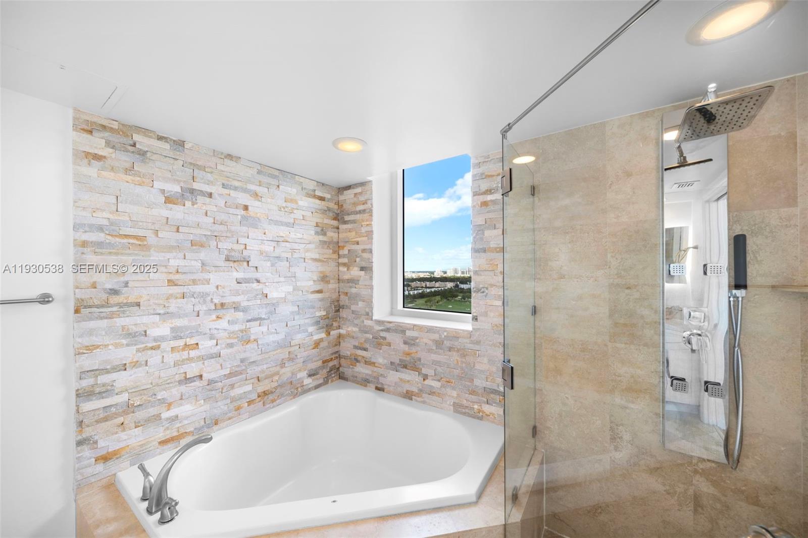 DUO CONDOMINIUM EAST - Residential