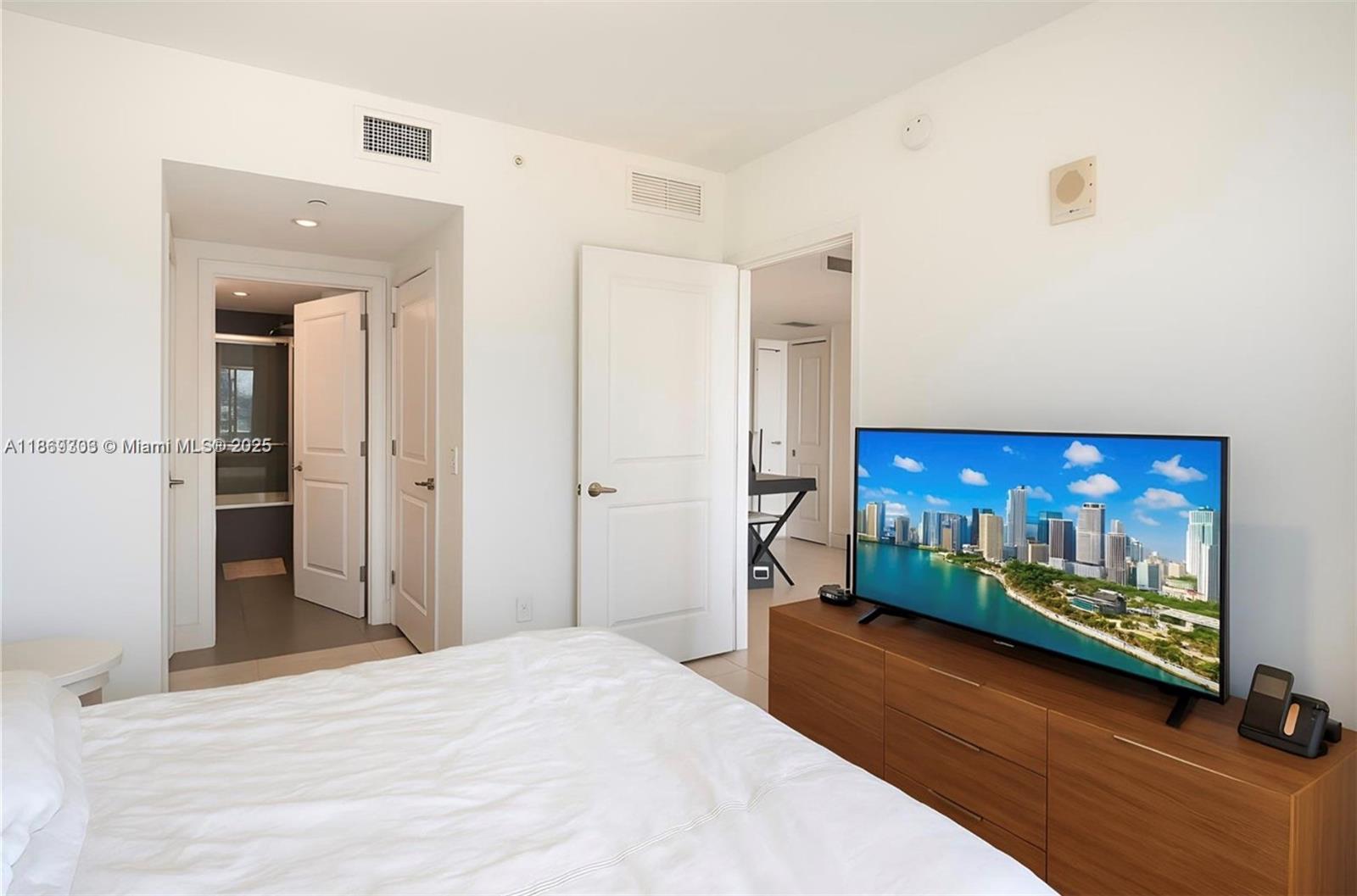 CANVAS CONDO - Residential Lease