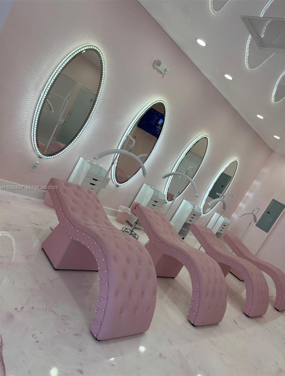 4520 W Hallandale Beach Blvd