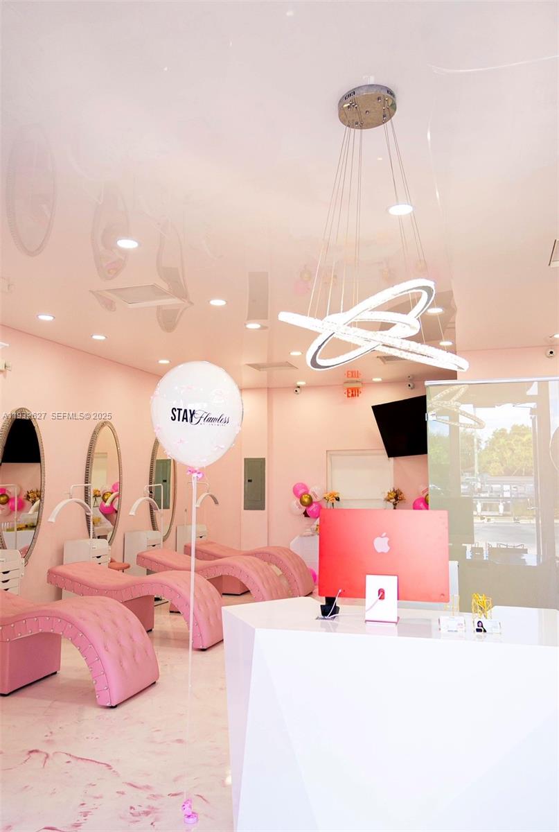 4520 W Hallandale Beach Blvd