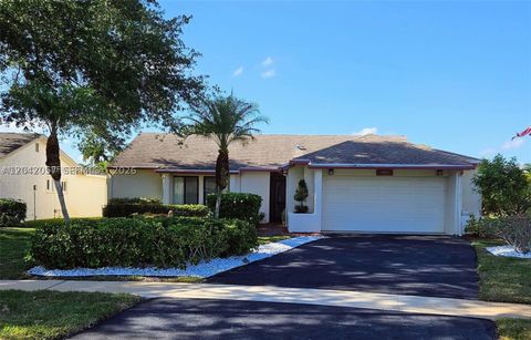 Tiny photo for 10301 Greenbriar Ct, Boca Raton, FL 33498 (MLS # A12042057)