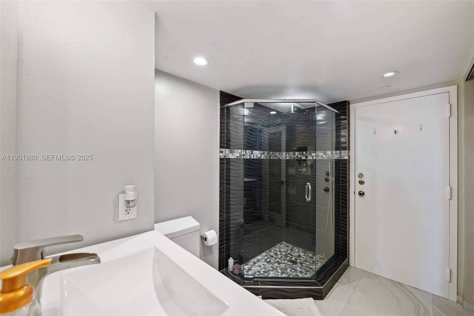 POMPANO BEACH CLUB CONDO - Residential