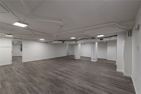 888 Biscayne Blvd CU6 Miami FL 33132