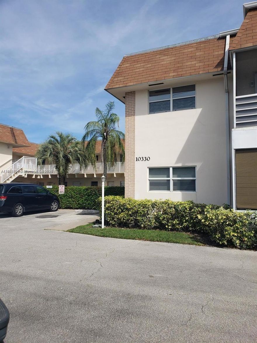 Quaint and cozy 1/1 in quiet, clean and friendly building. Spacious unit, with balcony overlooking pool and gardens. Laundry room 2 doors away, very tidy and clean. Great location near PGA Blvd, quick access to I95 and the turnpike. Close to Gardens Mall, Midtown, and fabulous beaches! Can move in ASAP, quick approval. See it anytime- on lockbox via showing assist. Won't last long!